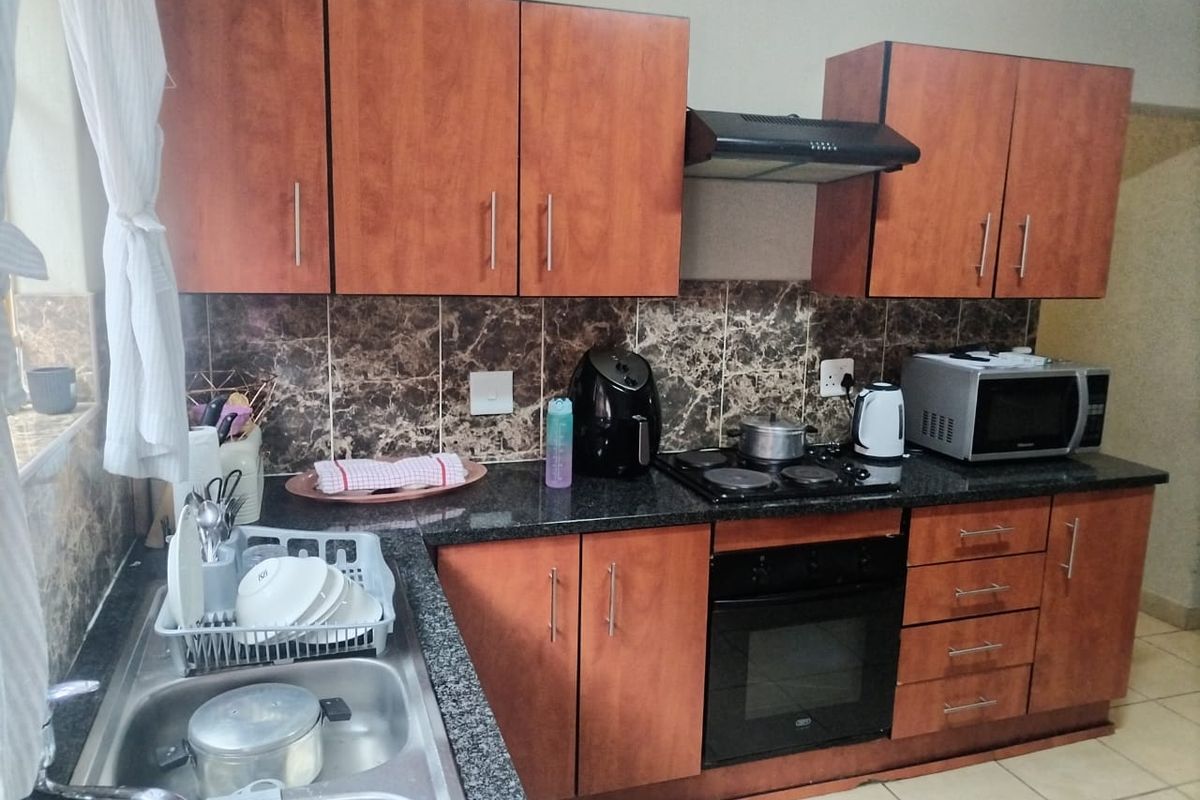 Charming 3  bedroom flat for sale! - Photo 2