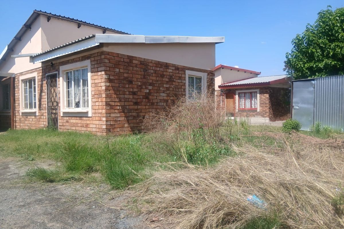 3 Bedroom House for Sale in Seraleng - Photo 3