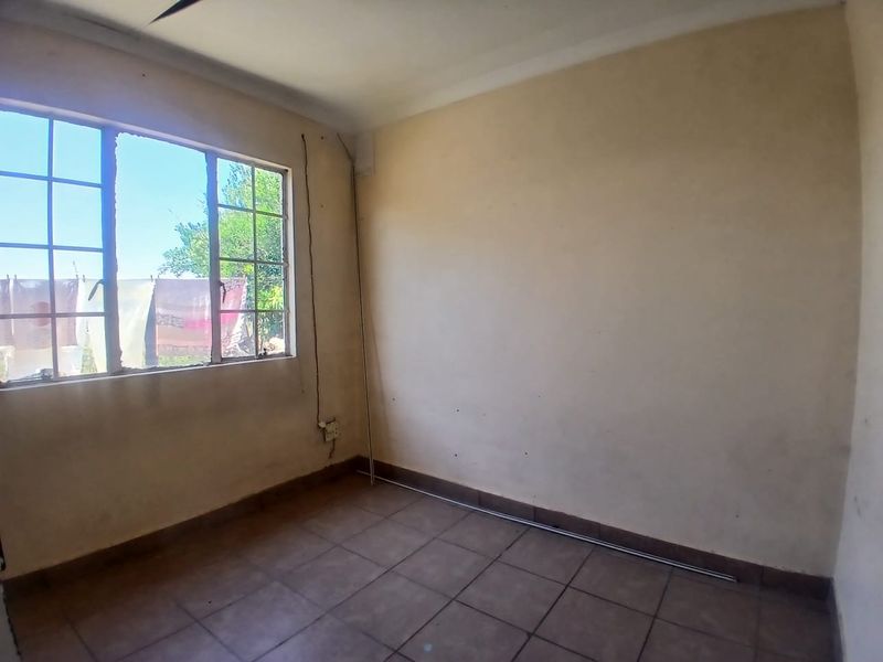 3 Bedroom House for Sale in Seraleng - Photo 10