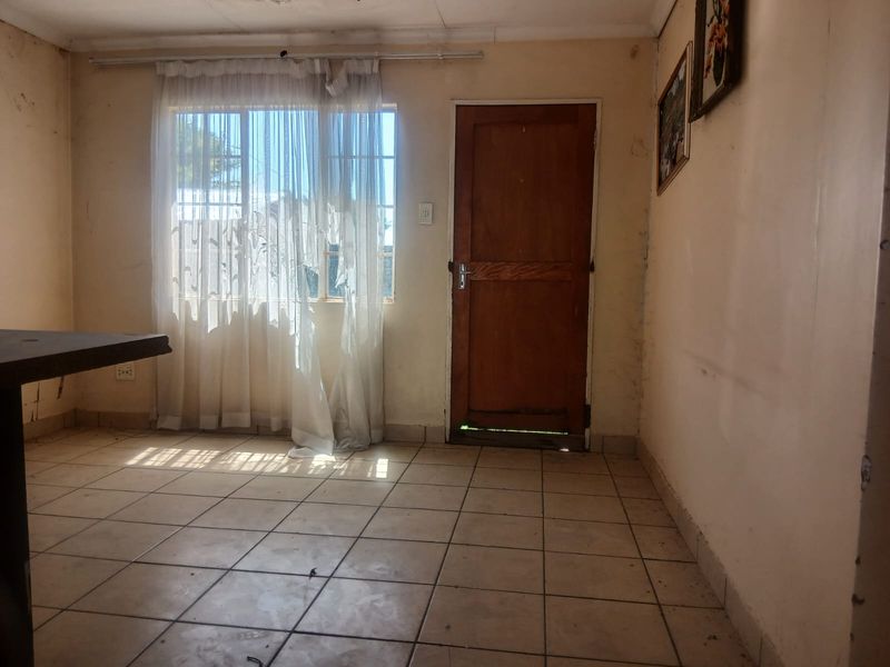 3 Bedroom House for Sale in Seraleng - Photo 9