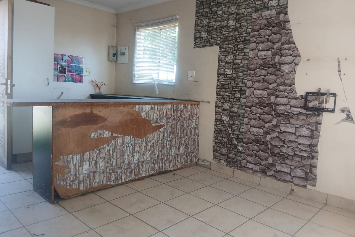 3 Bedroom House for Sale in Seraleng - Photo 5