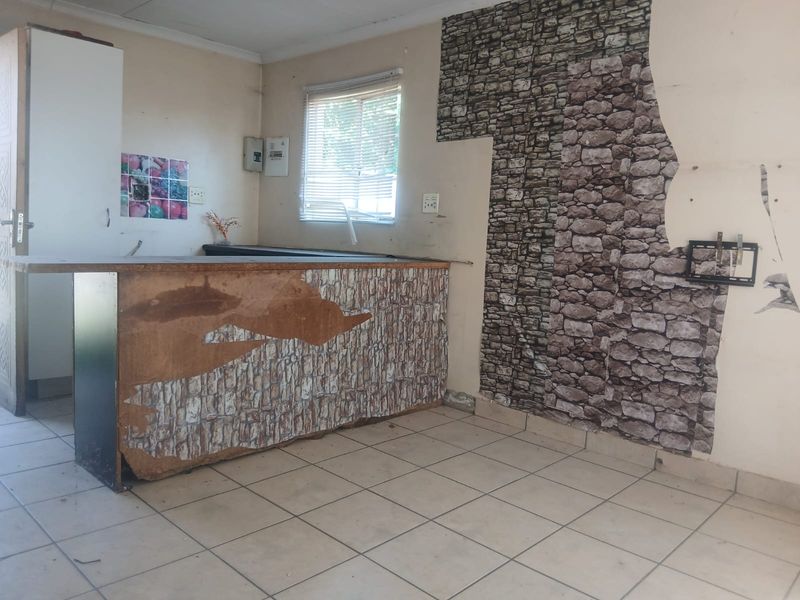 3 Bedroom House for Sale in Seraleng - Photo 5