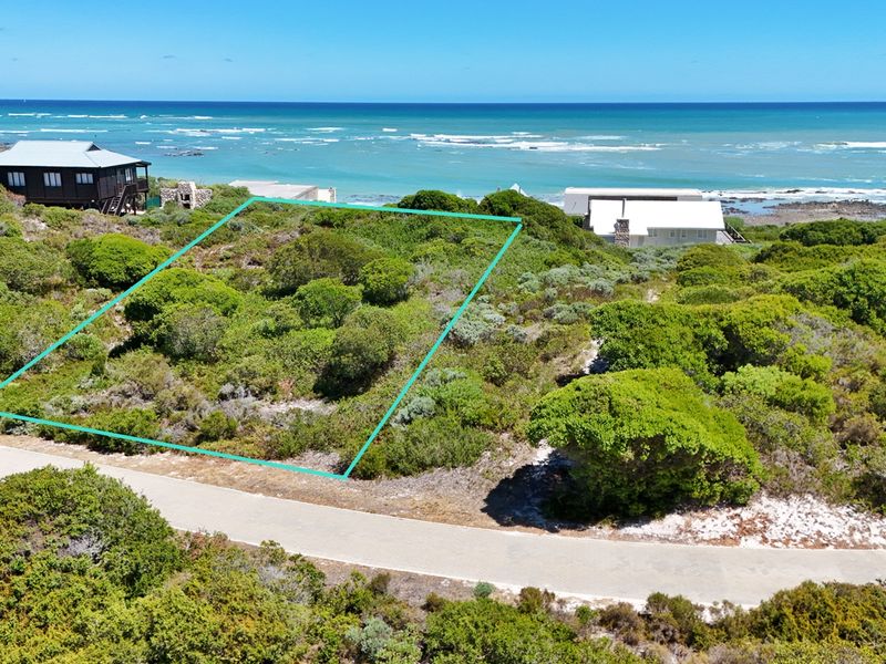 Blue Bay Beauty! - Photo 2