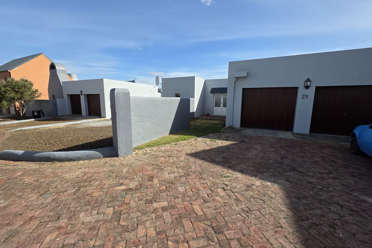 Convenience, Space & Security — All in One Property - Photo 2