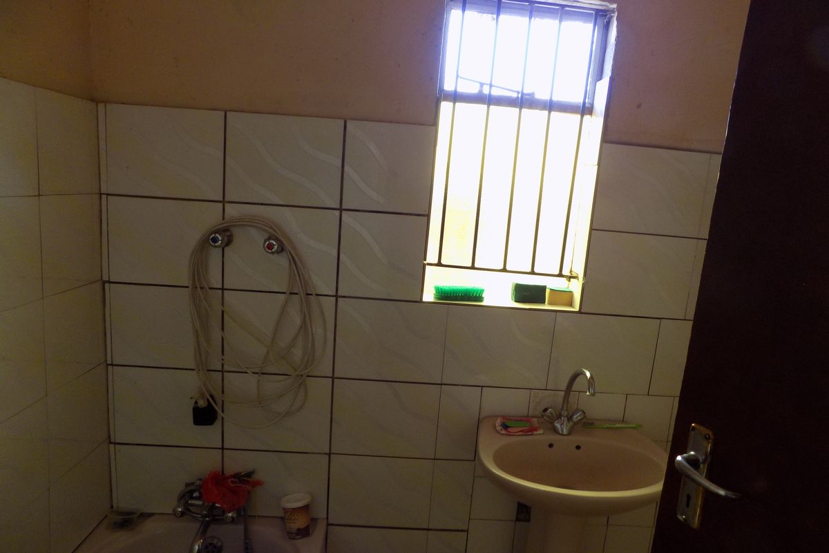 COMFORTABLE FAMILY HOME FOR SALE IN TSHING - Photo 5