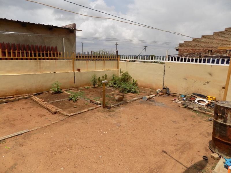 COMFORTABLE FAMILY HOME FOR SALE IN TSHING - Photo 9