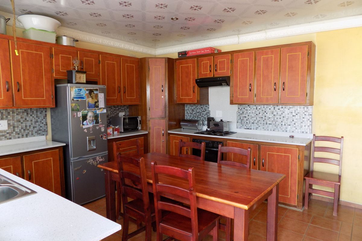 COMFORTABLE FAMILY HOME FOR SALE IN TSHING - Photo 3