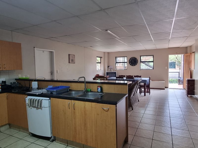 Location, Location, Location - Ideal for Student Accommodation - Photo 4