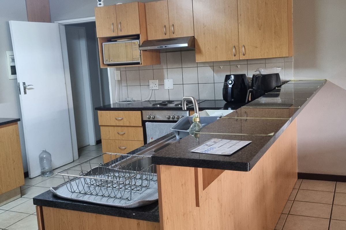 Location, Location, Location - Ideal for Student Accommodation - Photo 3