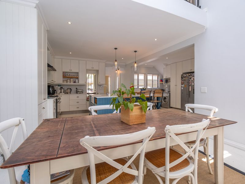 Large Family Home in Sought-After Lonehill Village Estate - Photo 5