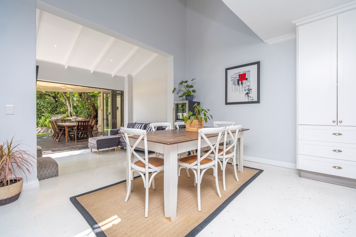 Large Family Home in Sought-After Lonehill Village Estate - Photo 4