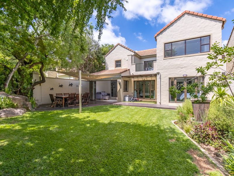 Large Family Home in Sought-After Lonehill Village Estate - Photo 2