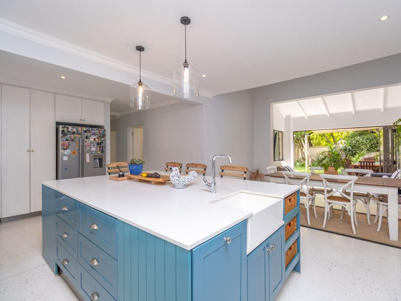 Large Family Home in Sought-After Lonehill Village Estate - Photo 3