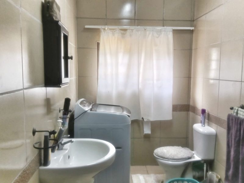 Fully Furnished Comfort in a Peaceful Setting - Photo 5