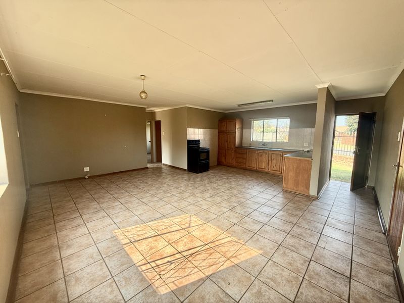 Freestanding home To Let -Petfriendly - Photo 2