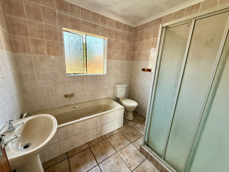Freestanding home To Let -Petfriendly - Photo 4