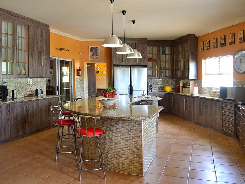 Stunning Modern Luxury Home in Picturesque Lady Grey - Photo 1