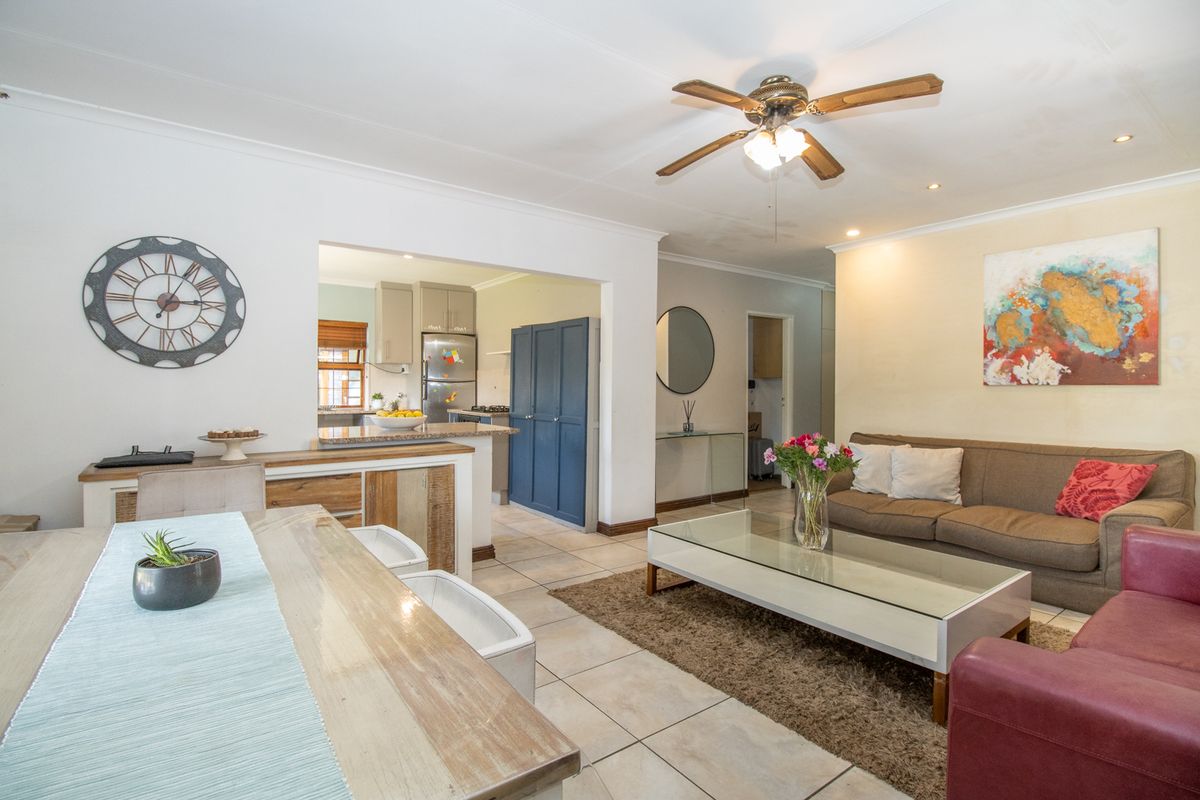 Stunning Family Home with Flatlet. - Photo 4