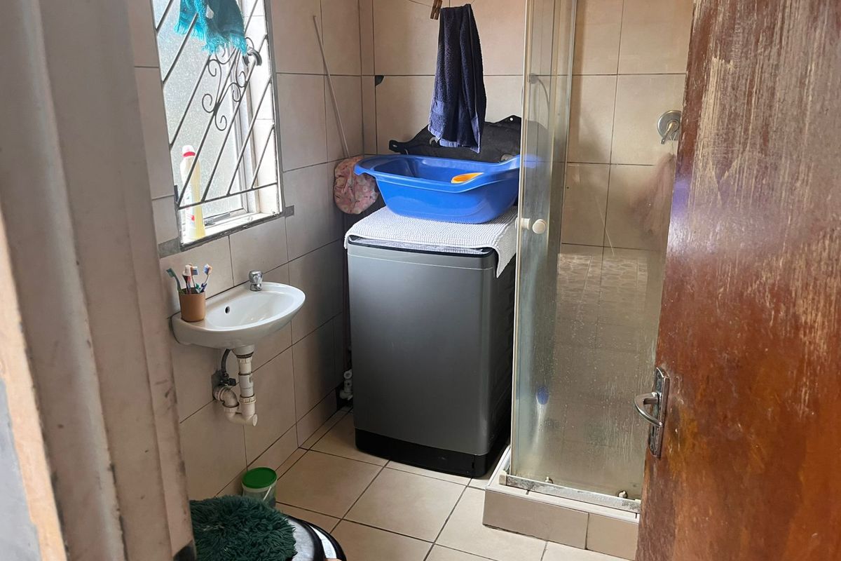 2 Bedroom Property For Sale in Delft - Photo 5