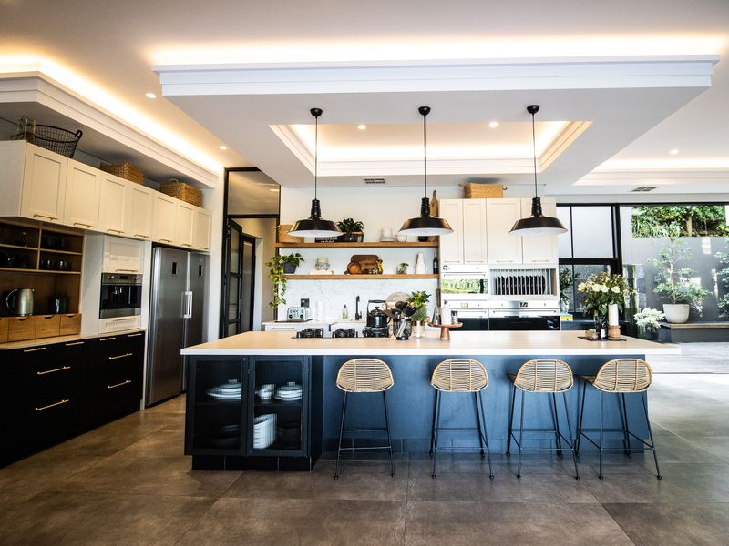 Luxury Residence in the Prestigious Birdhaven Estate - Photo 7