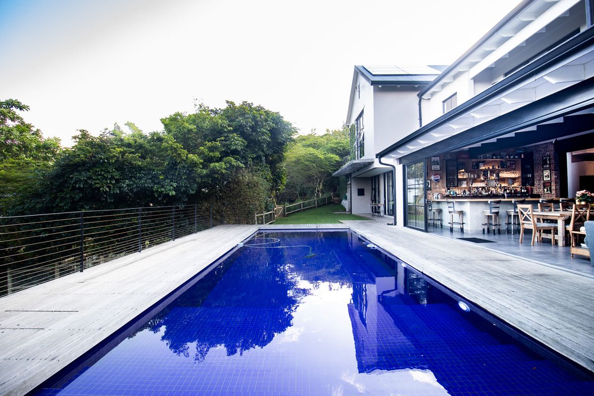 Luxury Residence in the Prestigious Birdhaven Estate - Photo 3