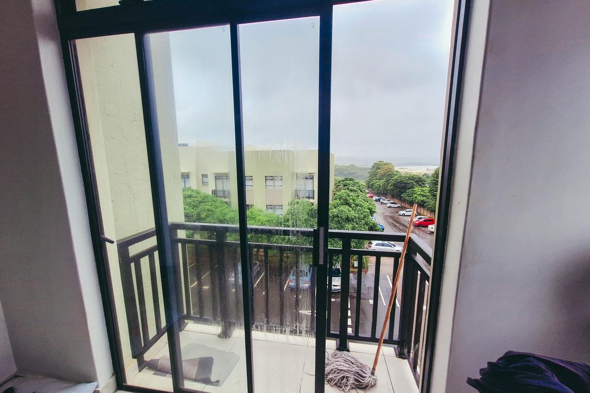 2 Bedroom  Apartment in Manhattan Mews – Prime Umhlanga Living. - Photo 3