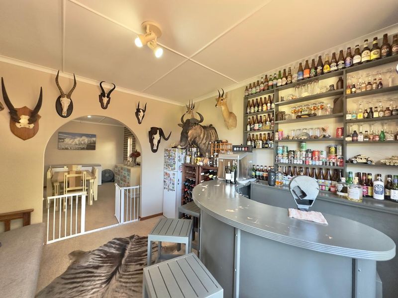 Perfect Blend of Comfort, Space & Style in Stilbaai - Photo 10