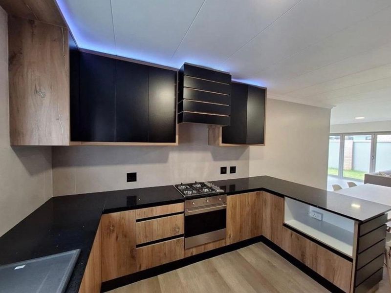 Exceptional Modern Home in an Upmarket Full-Title Complex - Photo 1