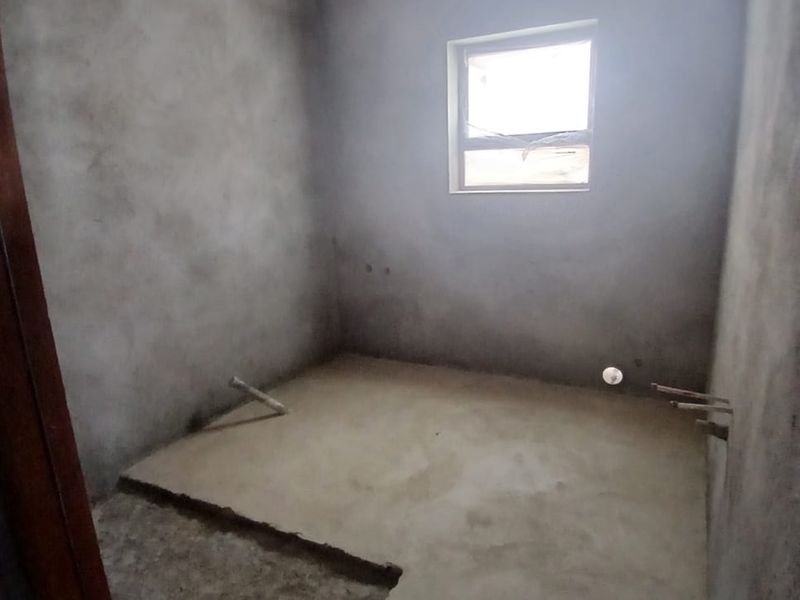 Lovely 4-Bedroom Home in the Beautiful Agulhas Area - Photo 9