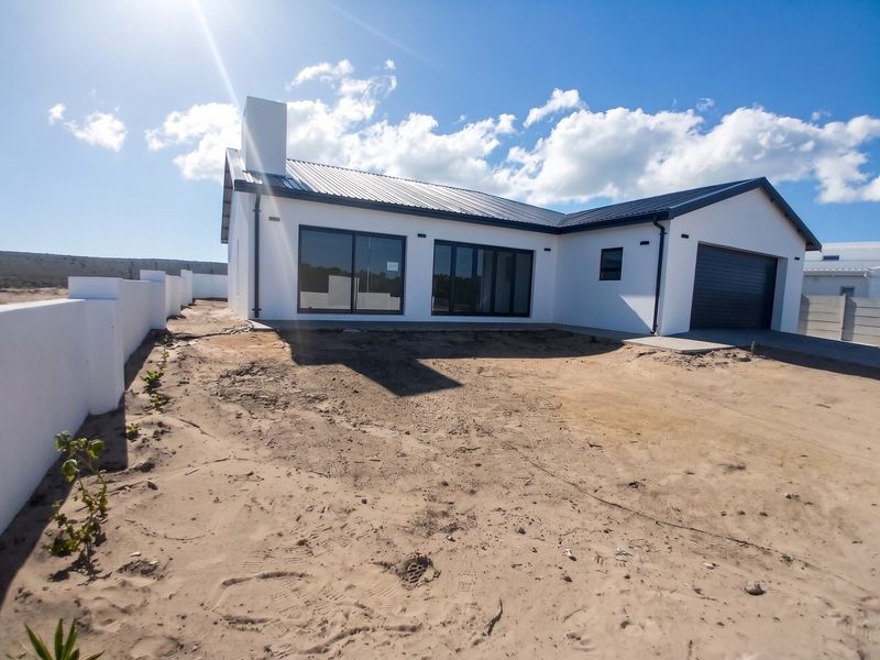 Lovely 4-Bedroom Home in the Beautiful Agulhas Area - Photo 3