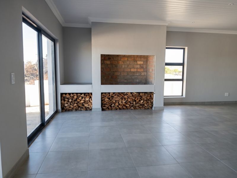 Lovely 4-Bedroom Home in the Beautiful Agulhas Area - Photo 5