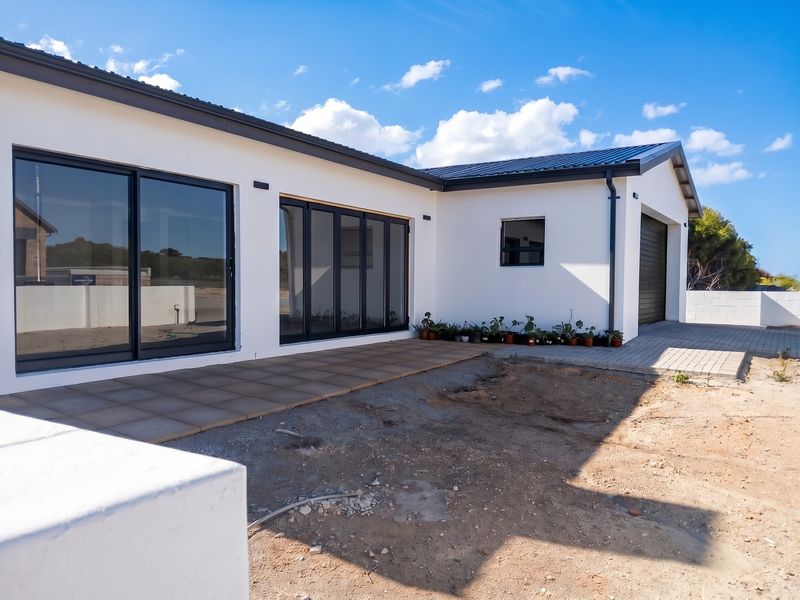 Just the Right Size! Charming 3-Bedroom Home in Beautiful Agulhas - Photo 4