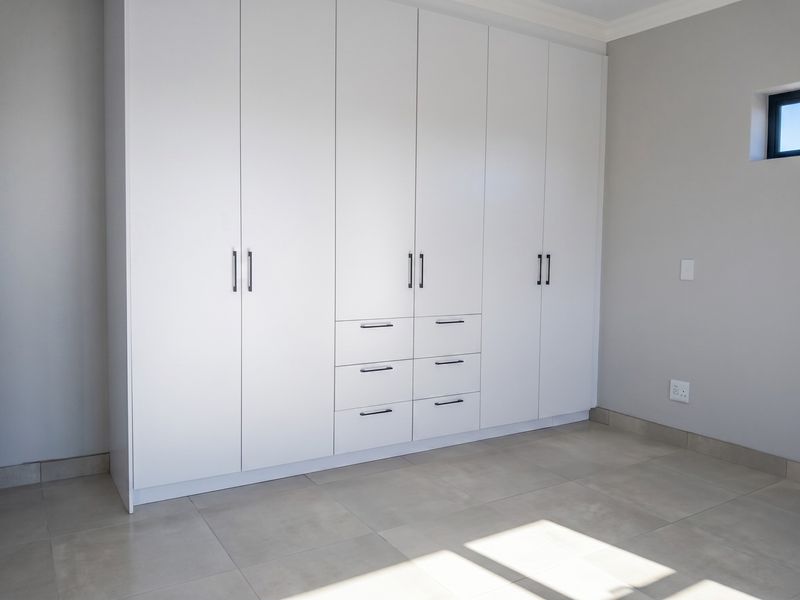 Just the Right Size! Charming 3-Bedroom Home in Beautiful Agulhas - Photo 10