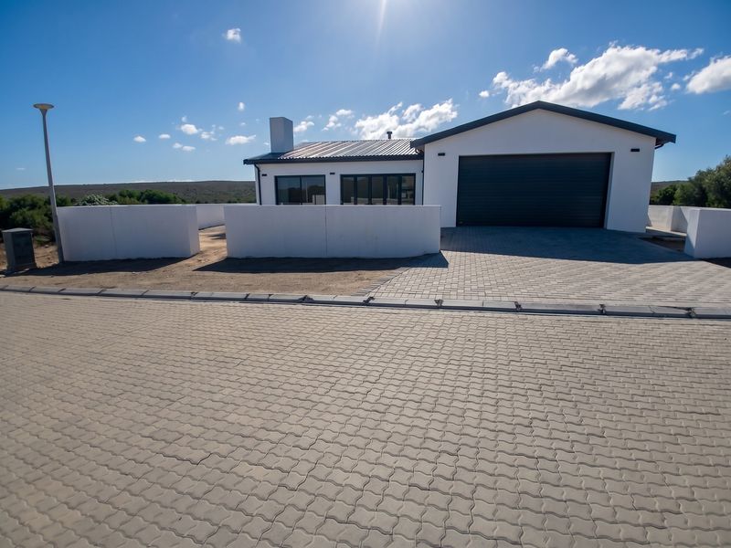 Just the Right Size! Charming 3-Bedroom Home in Beautiful Agulhas - Photo 3