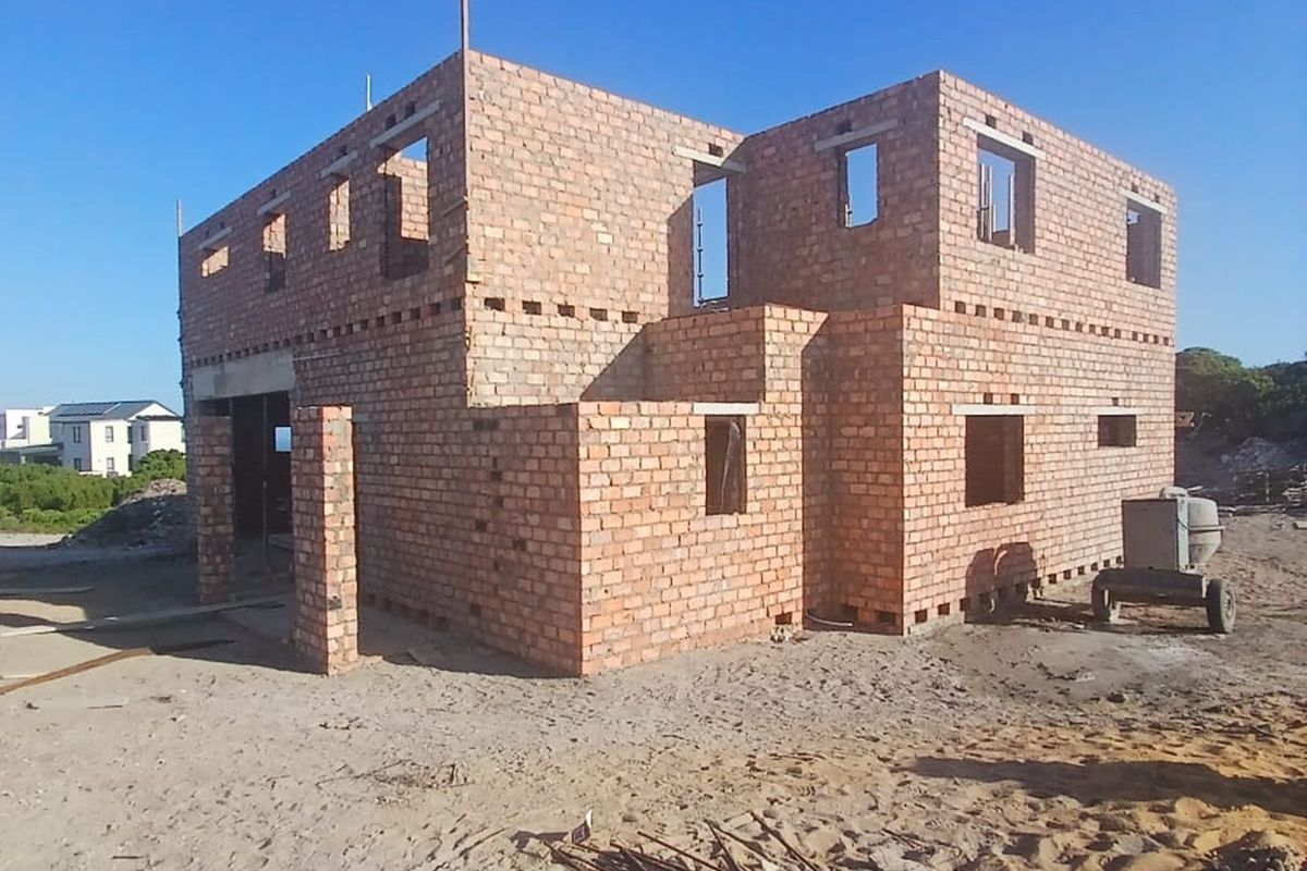 Beautiful Newly Built 4-Bedroom Home with Ocean and Greenbelt Views - Photo 5