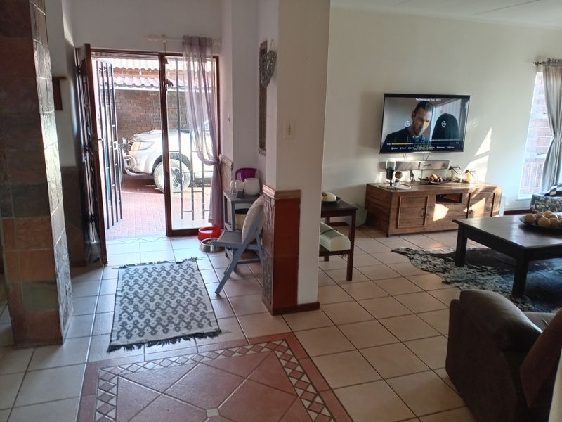 A HOME THAT HAS IT ALL – SPACE, COMFORT & ENTERTAINMENT!  IN EVANDER - Photo 7