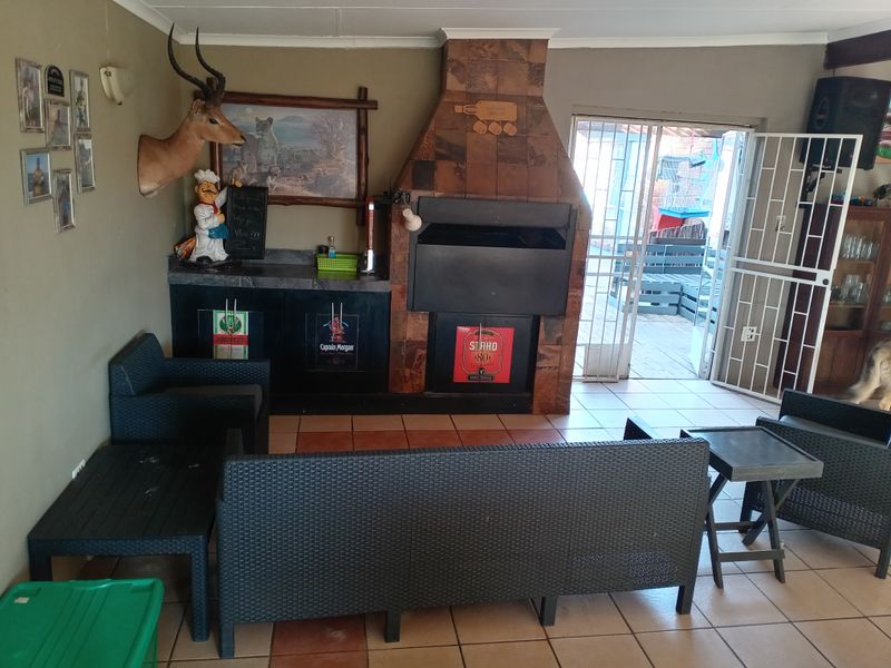 A HOME THAT HAS IT ALL – SPACE, COMFORT & ENTERTAINMENT!  IN EVANDER - Photo 6