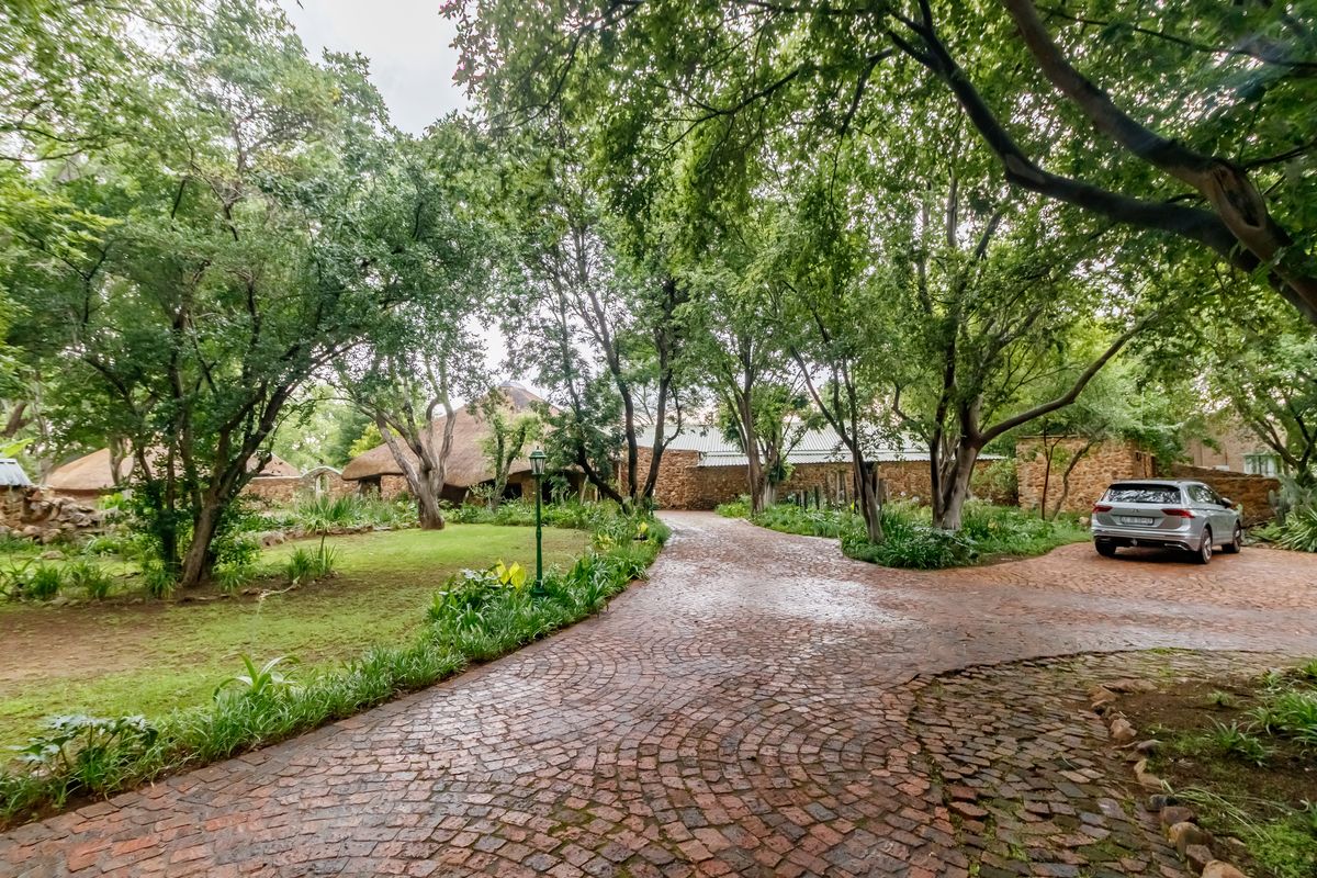 Starting to bid from R3 999 999!!! Live Online Auction! Non-Distressed Auction - Photo 4