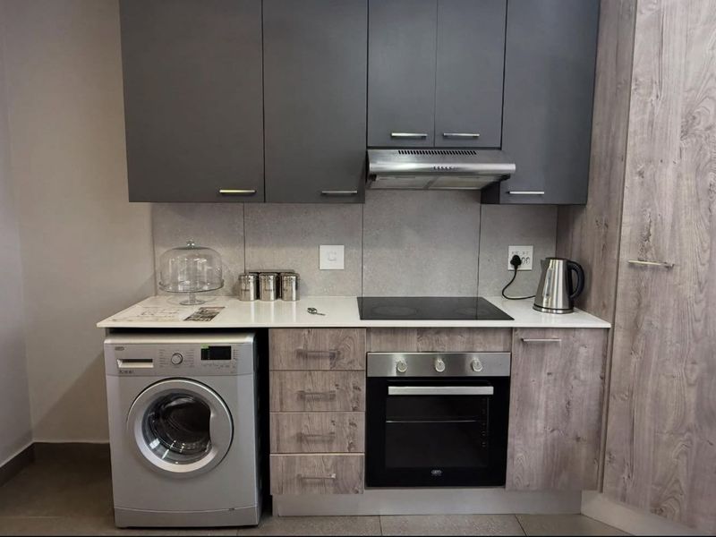 Secure Estate Living in Montana – Modern 2-Bed Apartment with Private Garden - Photo 3