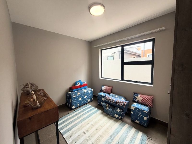 Secure Estate Living in Montana – Modern 2-Bed Apartment with Private Garden - Photo 10