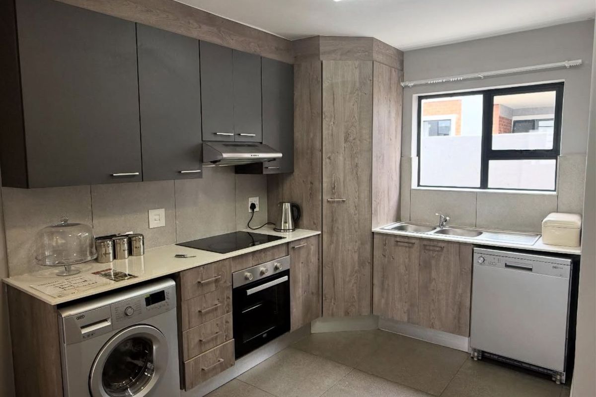 Secure Estate Living in Montana – Modern 2-Bed Apartment with Private Garden - Photo 2