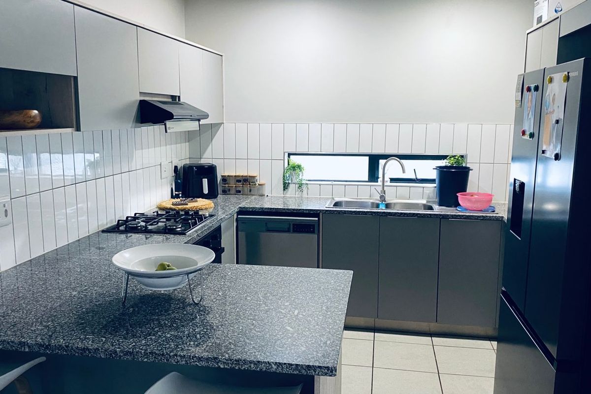 Duplex Rental Monthly In Alberton - Photo 2