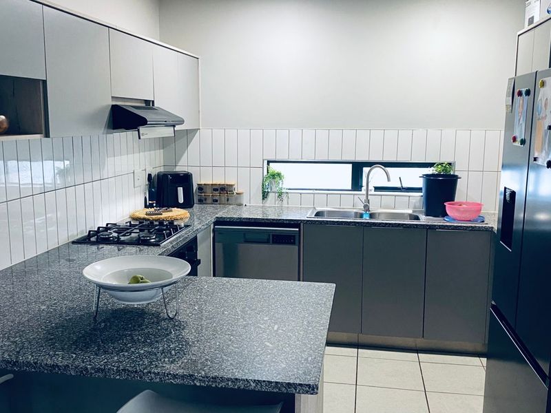 Duplex Rental Monthly In Alberton - Photo 2