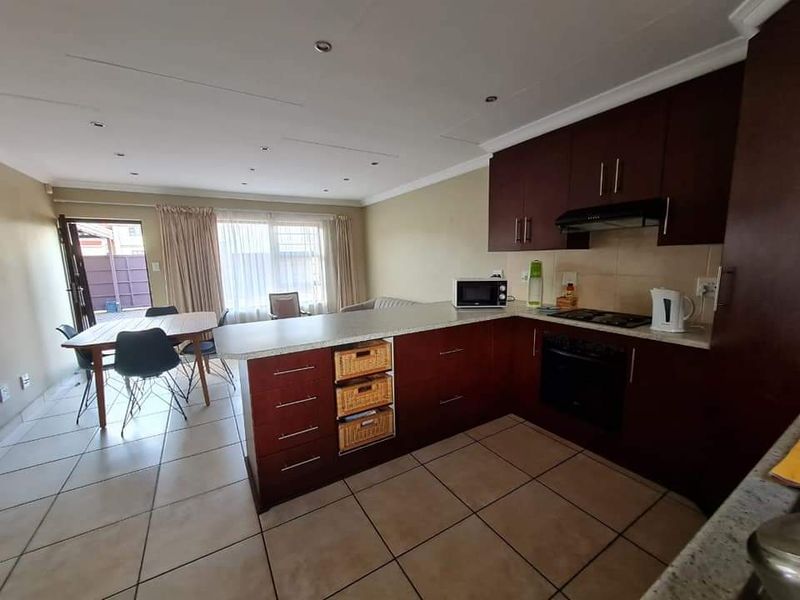 Apartment Rental Monthly In Secunda - Photo 4