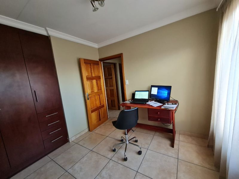 Apartment Rental Monthly In Secunda - Photo 9