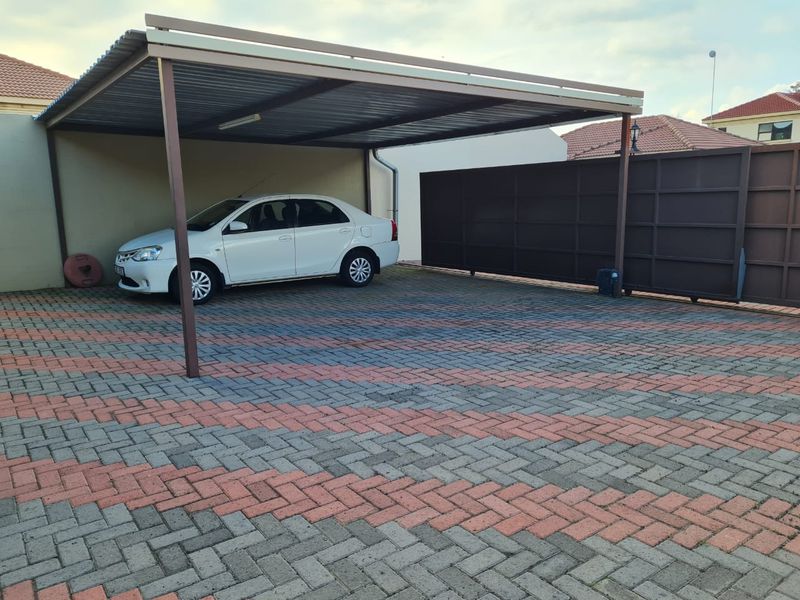 Apartment Rental Monthly In Secunda - Photo 2