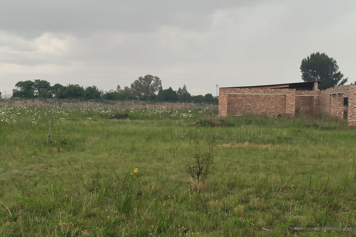 Vacant land For Sale in prestigious Ailanto Country Estate with opportunities await -2 748 m2 - Photo 3