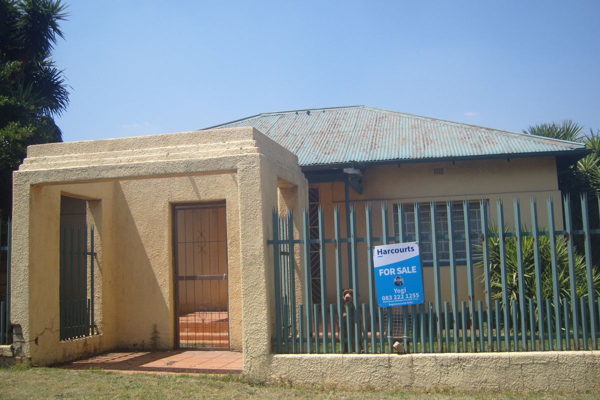 3-bedroom house for sale in Florentia, Alberton – perfect for families and investors - Photo 3