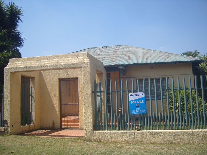3-bedroom house for sale in Florentia, Alberton – perfect for families and investors - Photo 3