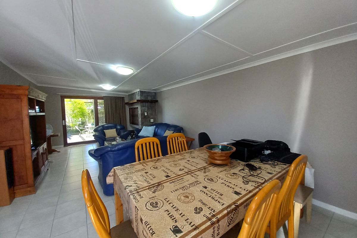Warm and inviting family home - Photo 2